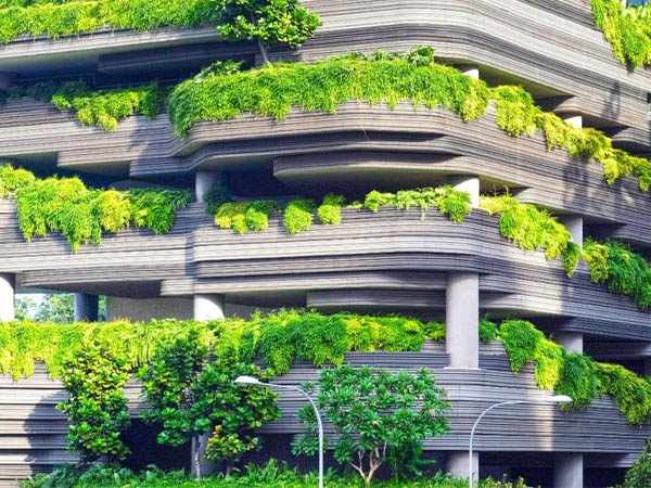 Green building≠building with plants