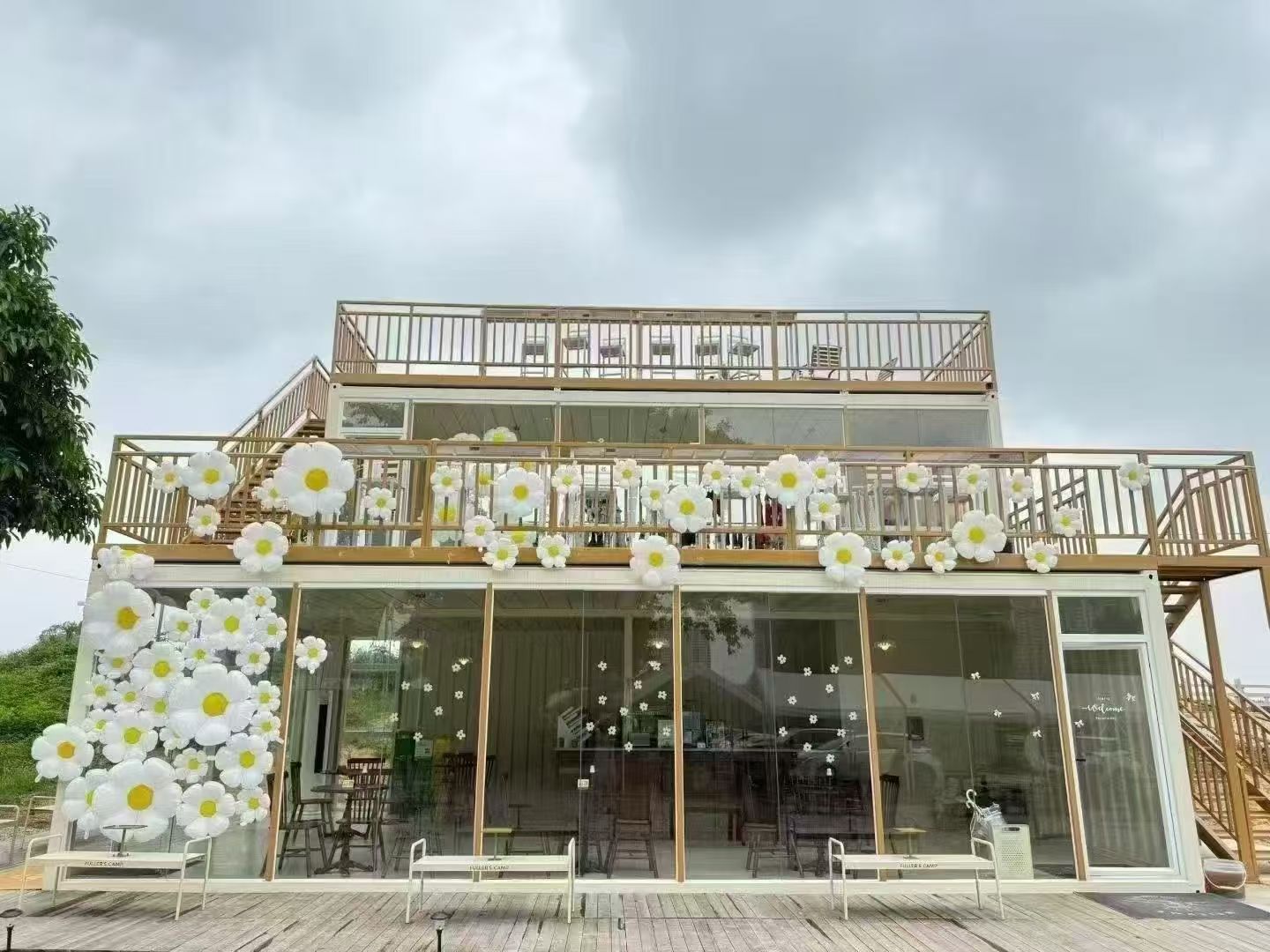 Clothing container house 