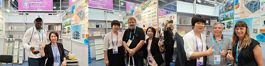 Group photo at the Canton Fair Group photo at the Canton Fair