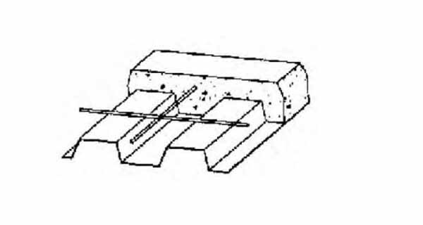 Smooth open-mouth floor decking