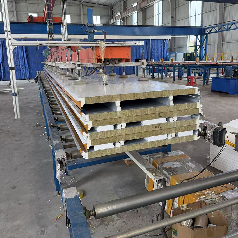 Manufacturing Process of PU Sealed Rockwool Sandwich Panel