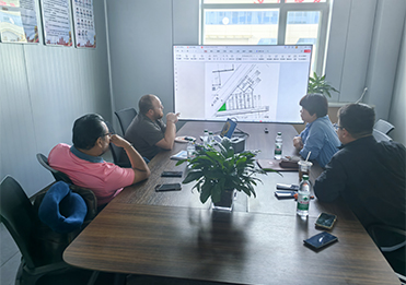 エルサルバドルの顧客が冷蔵倉庫用パネルプロジェクトのためにユミスティールを訪問