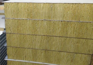 金属サンドイッチパネルが断熱材として最適な選択肢となるのはなぜですか?